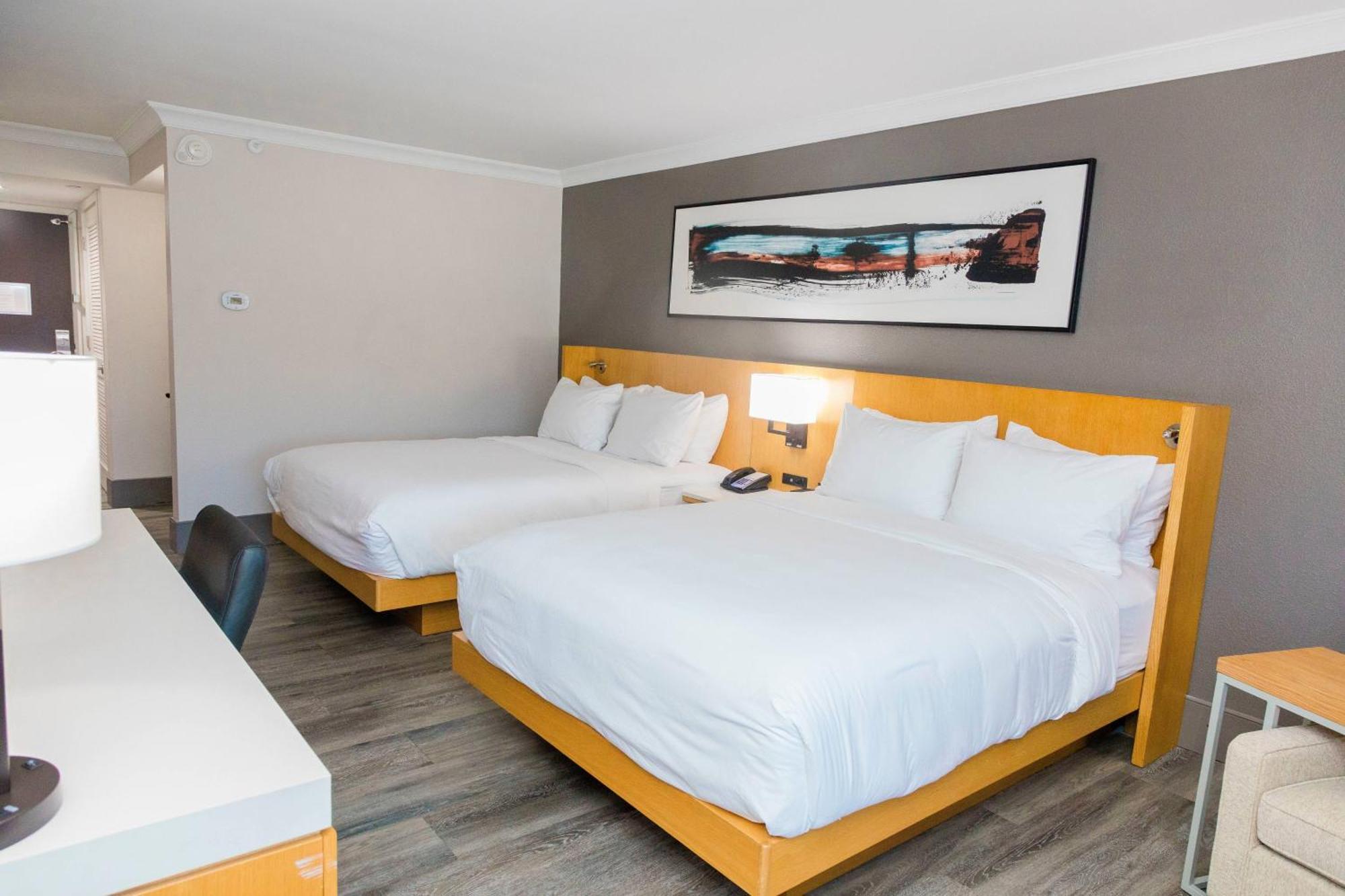 Delta Hotels By Marriott Columbia Northeast Экстерьер фото